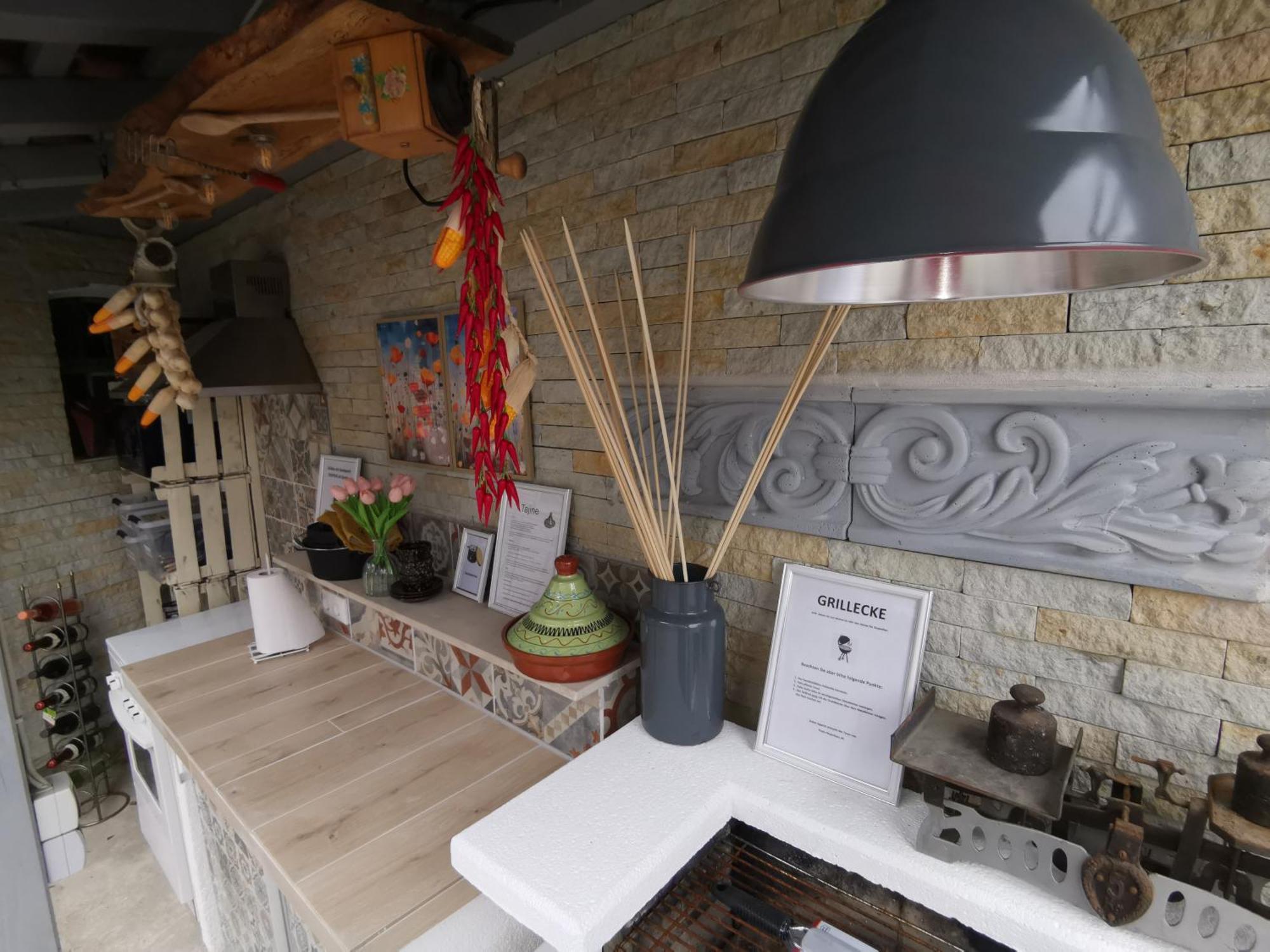 Pauls Hexenhaus Wohnung Hexe Mit Fahrrad Garage Und Innenhof Fuer Motorraeder Thale Bagian luar foto
